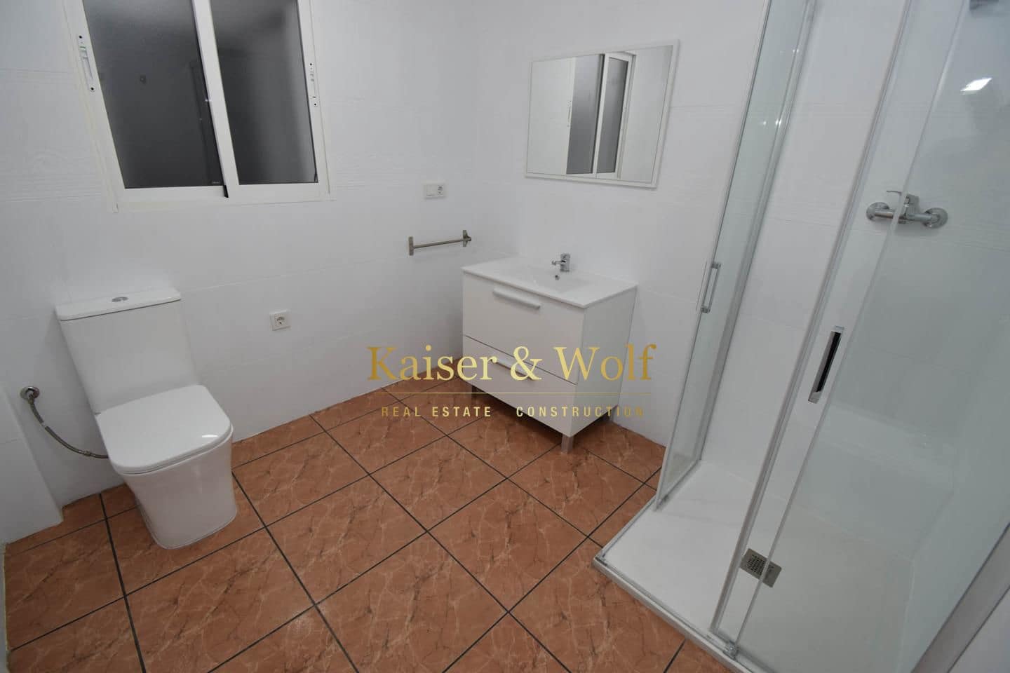 4 bedroom Villa for rent in Santa Pola - € 1,100 (Ref: 7967691)
