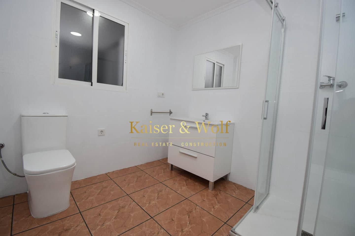 4 bedroom Villa for rent in Santa Pola - € 1,100 (Ref: 7967691)