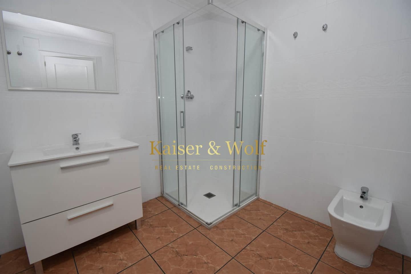 4 bedroom Villa for rent in Santa Pola - € 1,100 (Ref: 7967691)