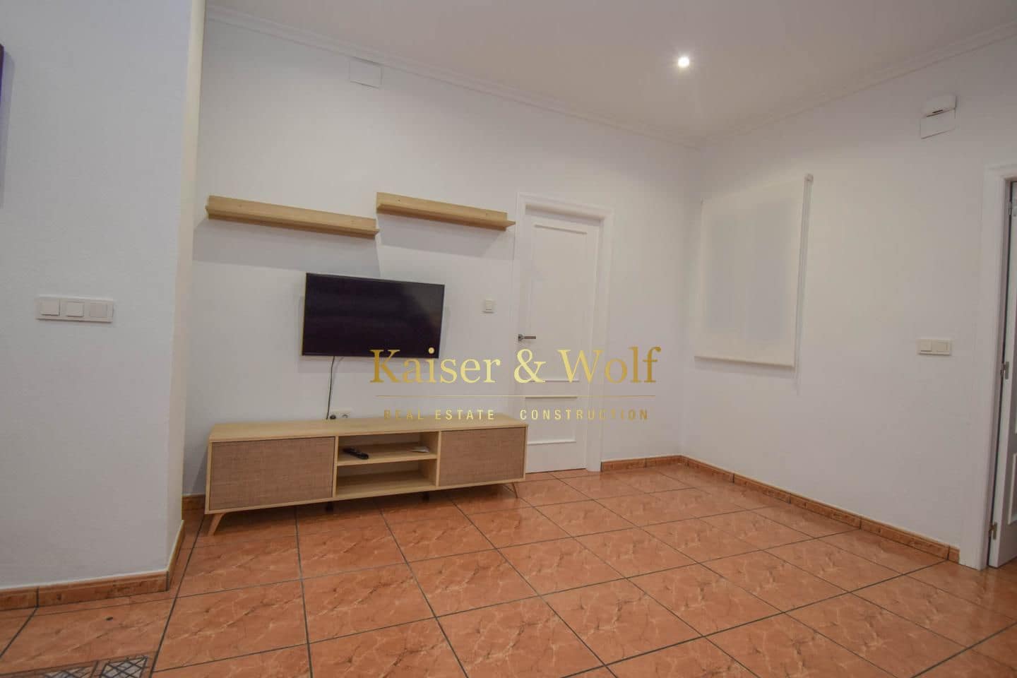 4 bedroom Villa for rent in Santa Pola - € 1,100 (Ref: 7967691)