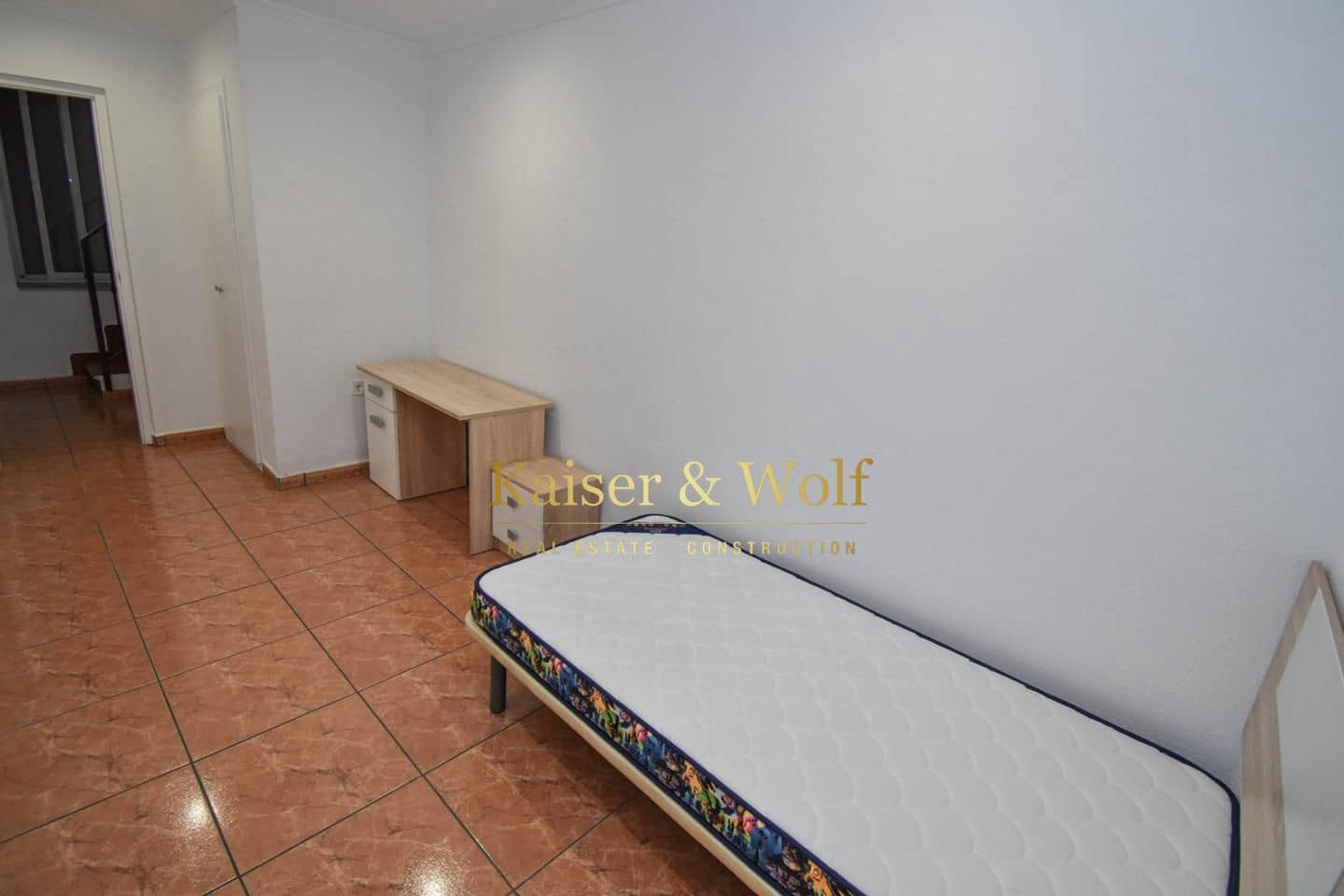 4 bedroom Villa for rent in Santa Pola - € 1,100 (Ref: 7967691)