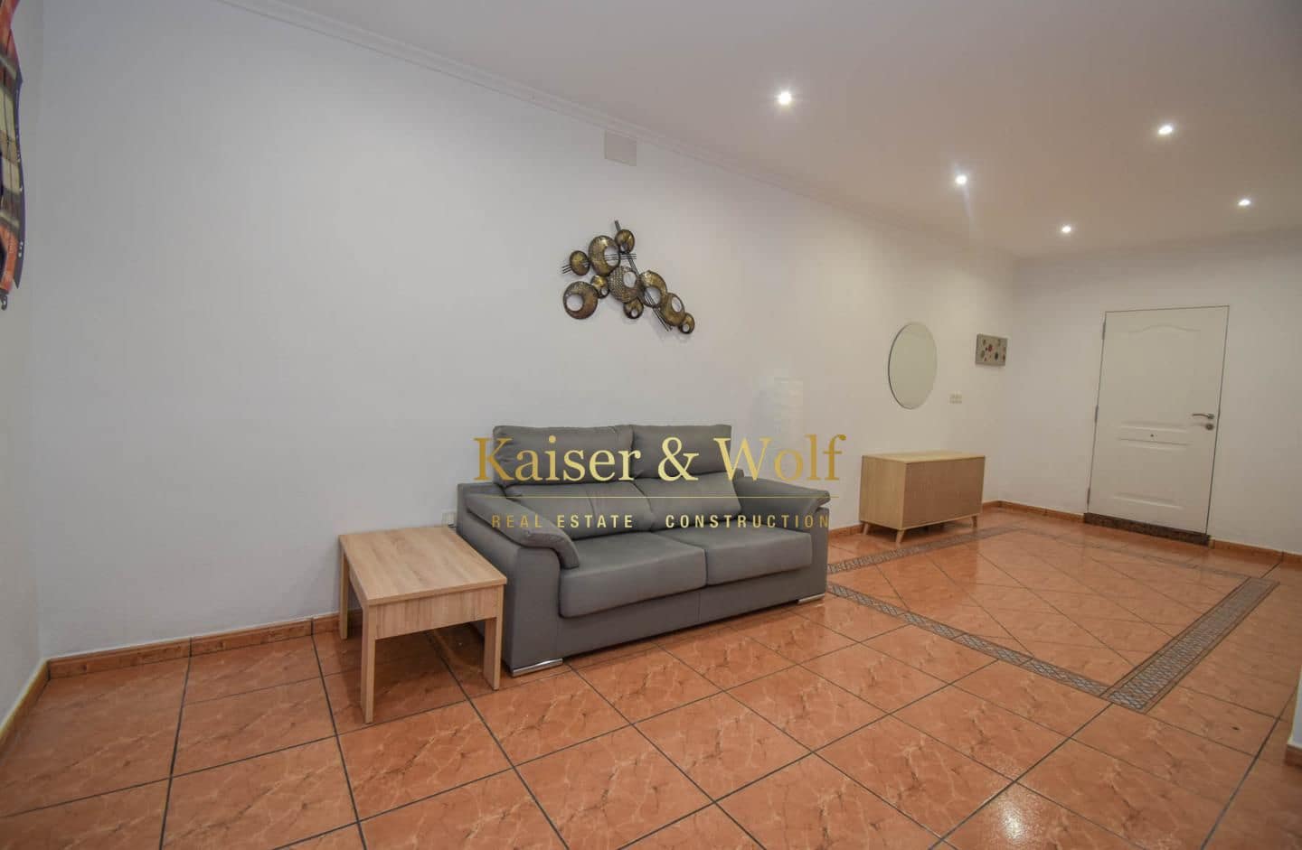 4 bedroom Villa for rent in Santa Pola - € 1,100 (Ref: 7967691)