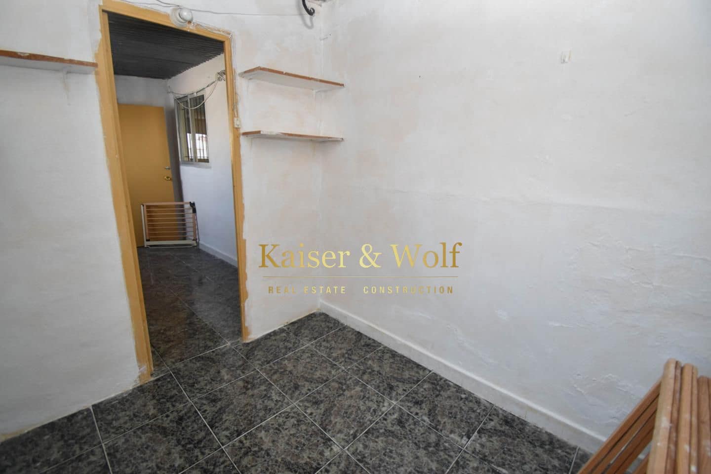 8 soveværelse Villa til salg i Las Bayas med swimmingpool - € 299.000 (Ref: 8140083)