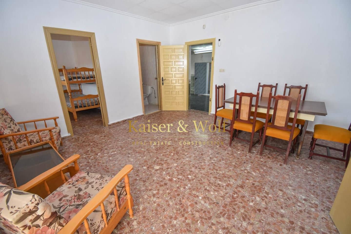 8 soveværelse Villa til salg i Las Bayas med swimmingpool - € 299.000 (Ref: 8140083)