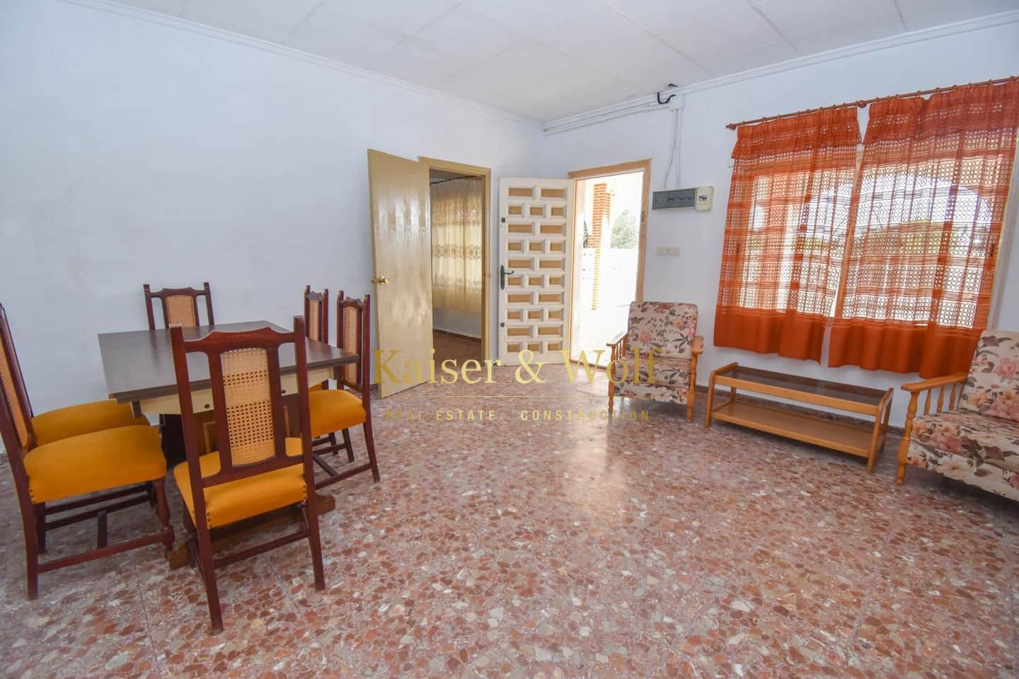 8 soveværelse Villa til salg i Las Bayas med swimmingpool - € 299.000 (Ref: 8140083)