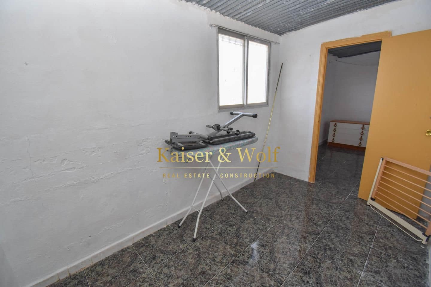 8 soveværelse Villa til salg i Las Bayas med swimmingpool - € 299.000 (Ref: 8140083)