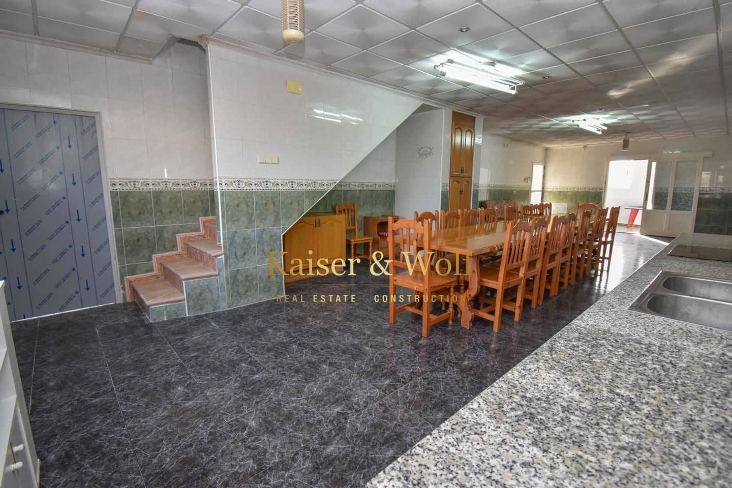 8 soveværelse Villa til salg i Las Bayas med swimmingpool - € 299.000 (Ref: 8140083)