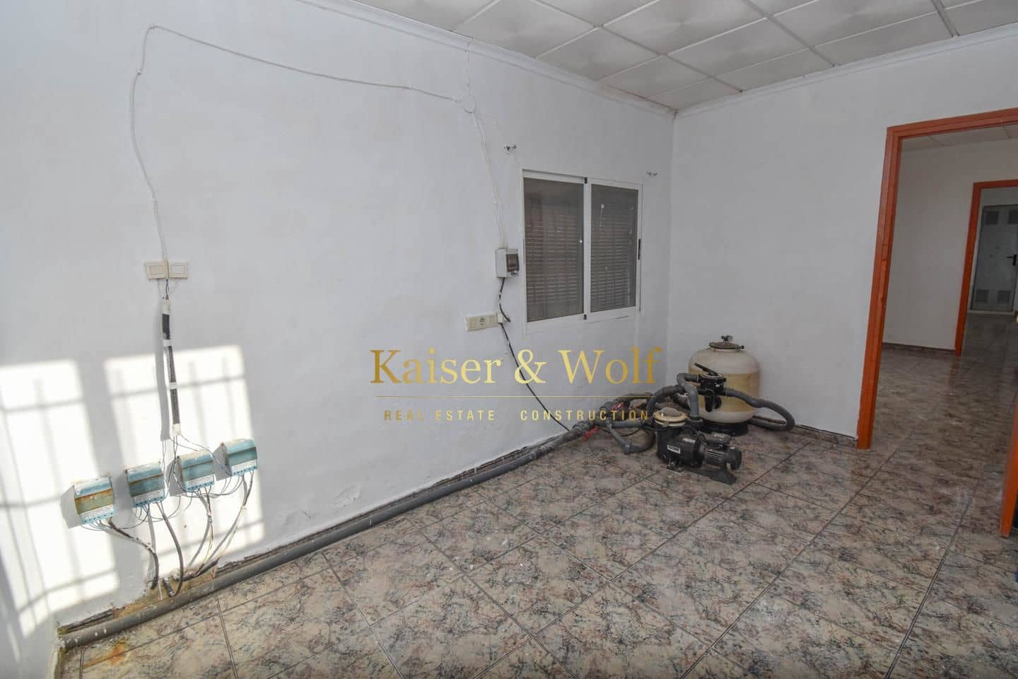 8 soveværelse Villa til salg i Las Bayas med swimmingpool - € 299.000 (Ref: 8140083)