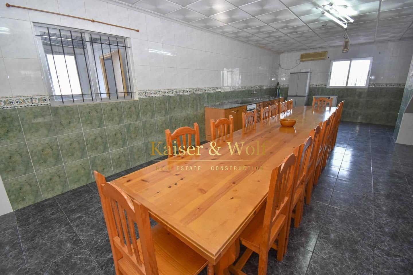 8 soveværelse Villa til salg i Las Bayas med swimmingpool - € 299.000 (Ref: 8140083)