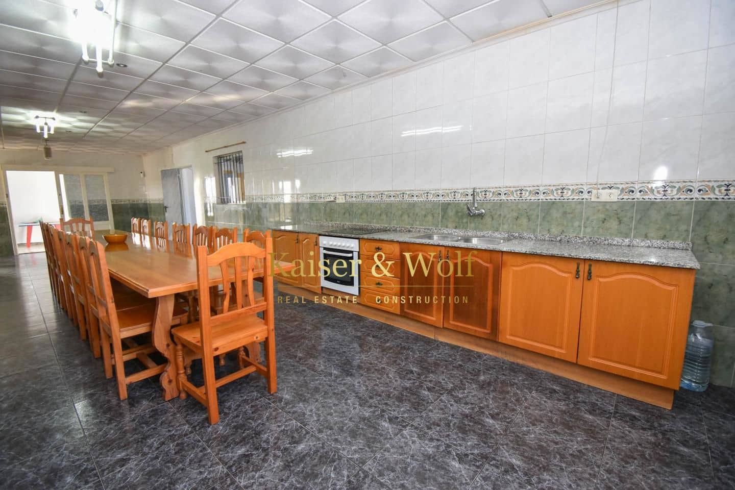 8 soveværelse Villa til salg i Las Bayas med swimmingpool - € 299.000 (Ref: 8140083)