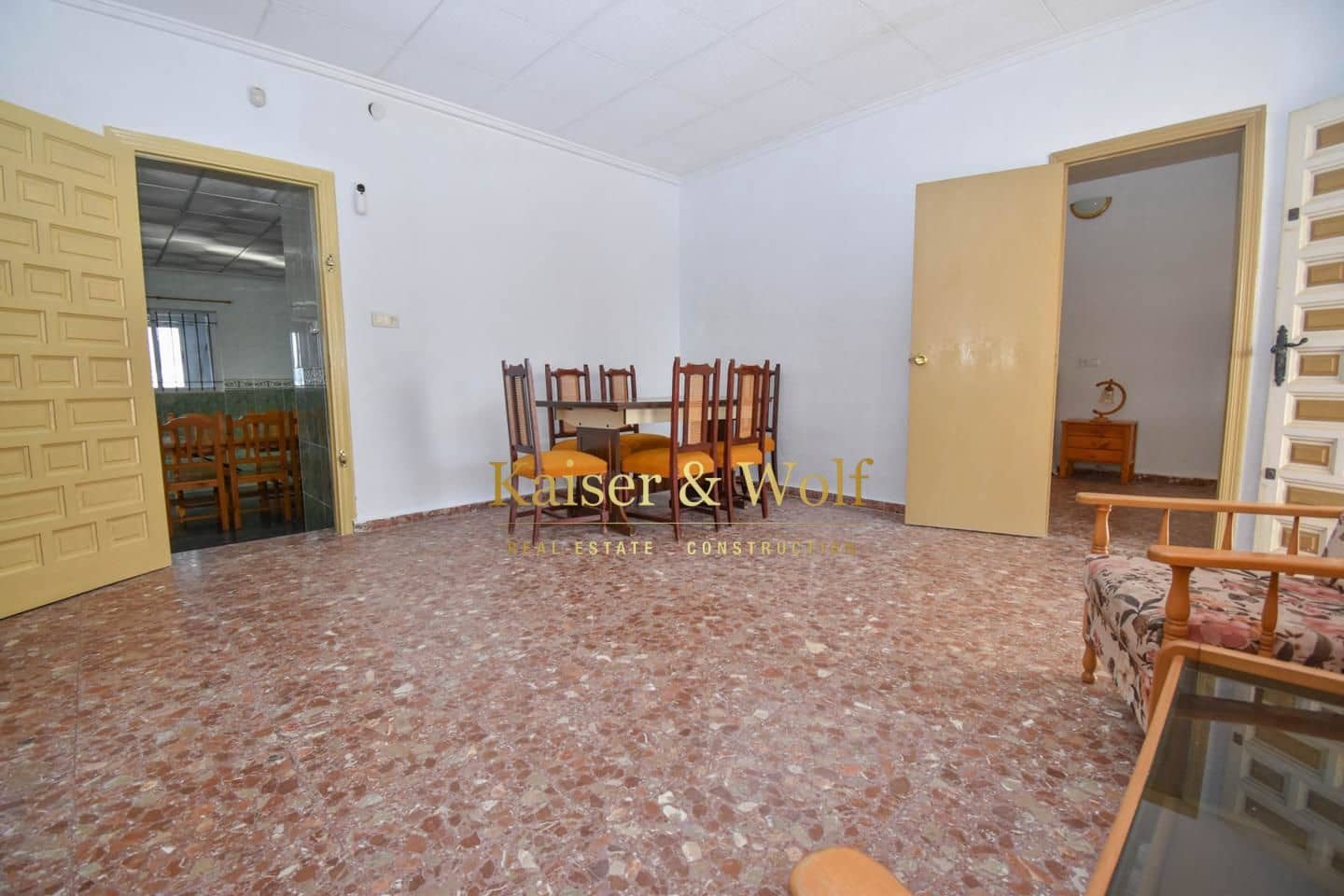 8 soveværelse Villa til salg i Las Bayas med swimmingpool - € 299.000 (Ref: 8140083)