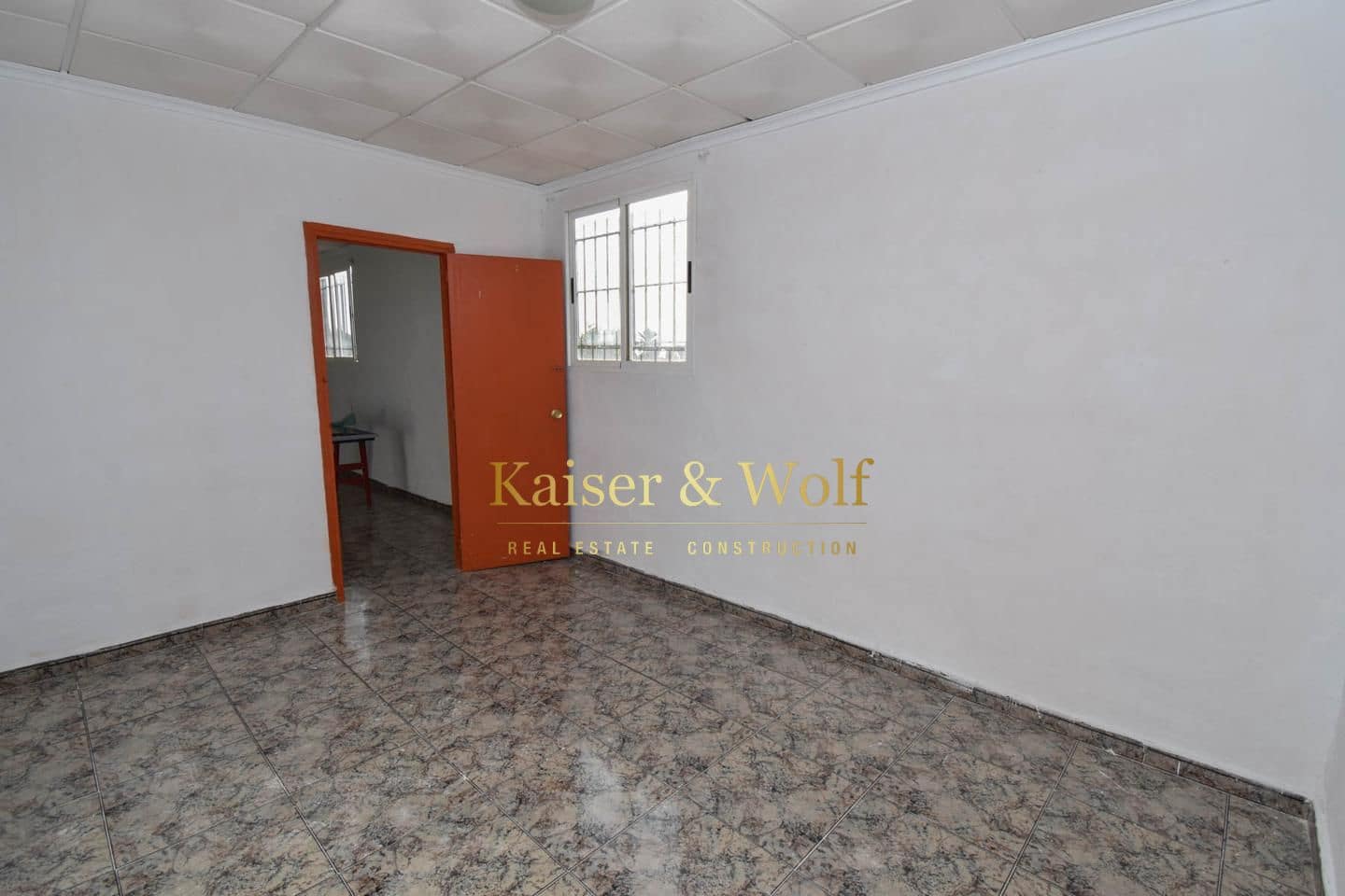 8 soveværelse Villa til salg i Las Bayas med swimmingpool - € 299.000 (Ref: 8140083)