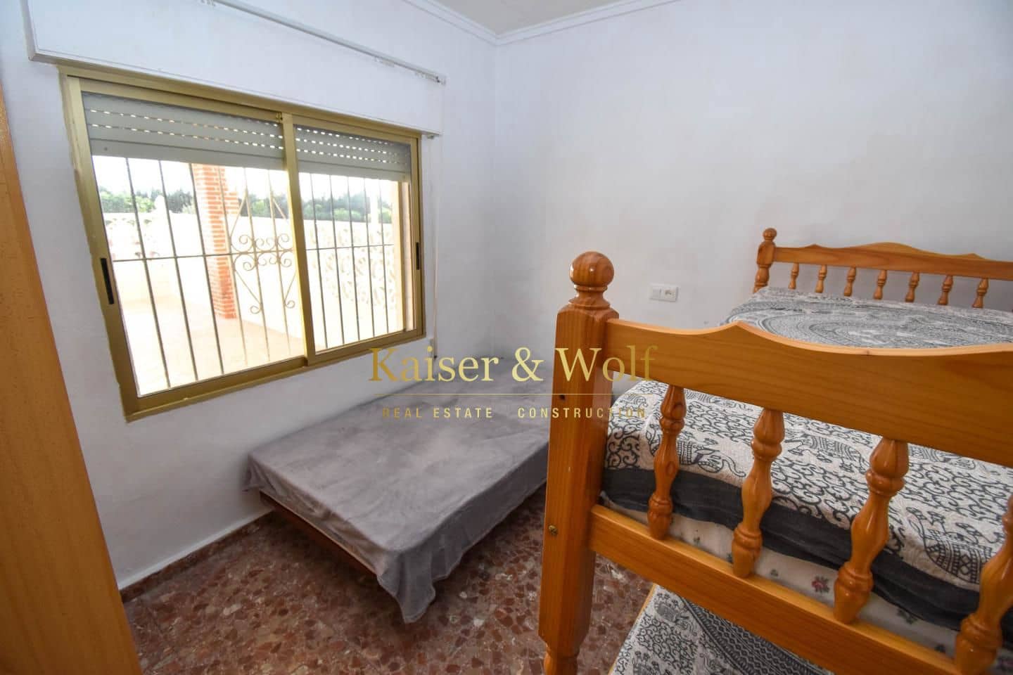 8 soveværelse Villa til salg i Las Bayas med swimmingpool - € 299.000 (Ref: 8140083)