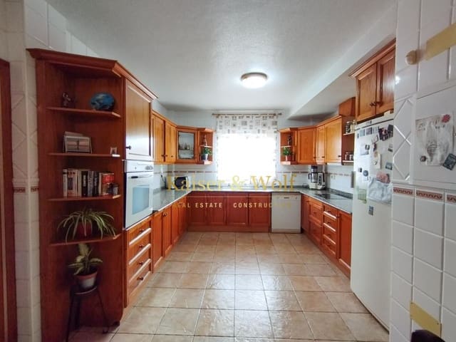 6 makuuhuone Huvila myytävänä paikassa El Chaparral - La Siesta - La Torreta, Torrevieja mukana uima-altaan 
autotalli - 559 000 € (Ref: 8342351)