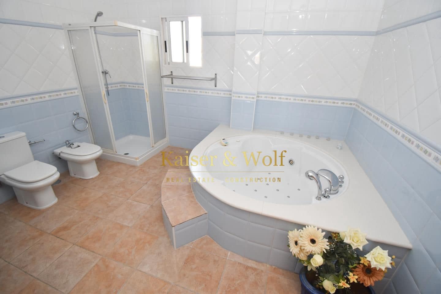 6 bedroom Villa for sale in Torrevieja with pool garage - € 559,000 (Ref: 8342351)