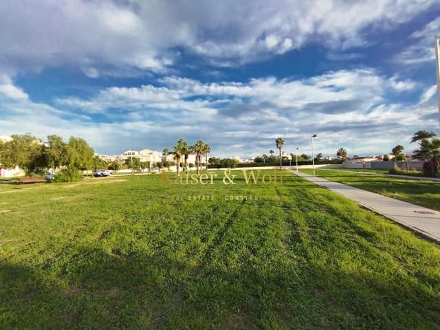 6 makuuhuone Huvila myytävänä paikassa El Chaparral - La Siesta - La Torreta, Torrevieja mukana uima-altaan 
autotalli - 559 000 € (Ref: 8342351)