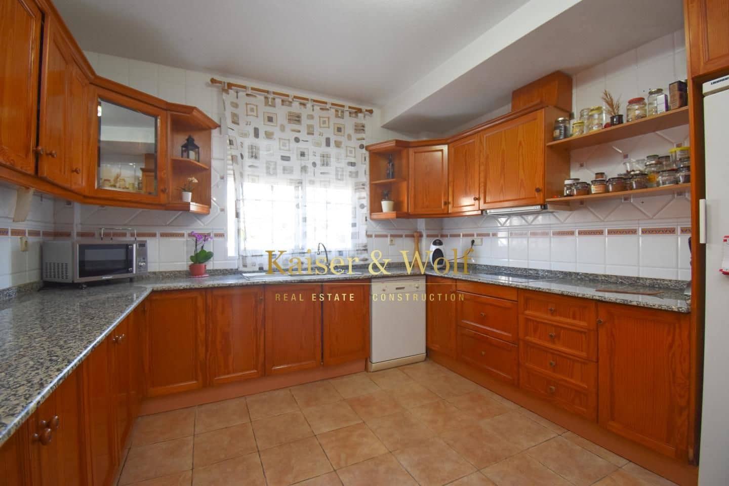 6 bedroom Villa for sale in Torrevieja with pool garage - € 559,000 (Ref: 8342351)