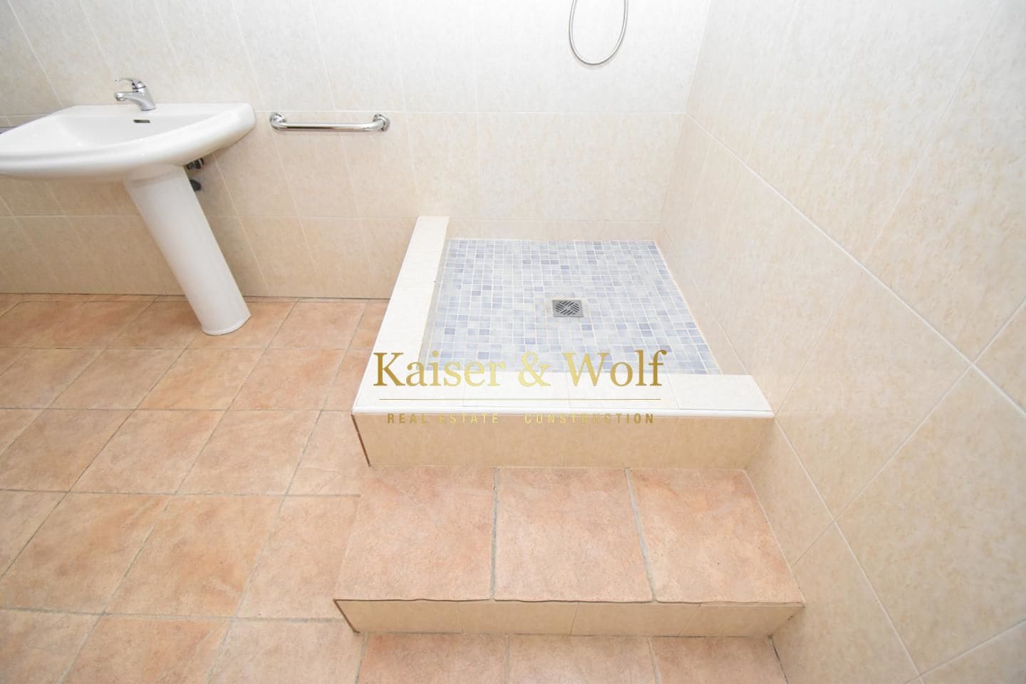 6 bedroom Villa for sale in Torrevieja with pool garage - € 559,000 (Ref: 8342351)