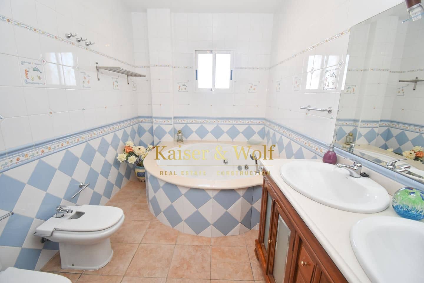 6 bedroom Villa for sale in Torrevieja with pool garage - € 559,000 (Ref: 8342351)