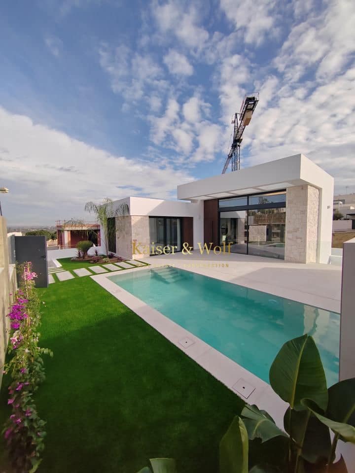 3 bedroom Villa for sale in Rojales with pool - € 575,000 (Ref: 8439439)