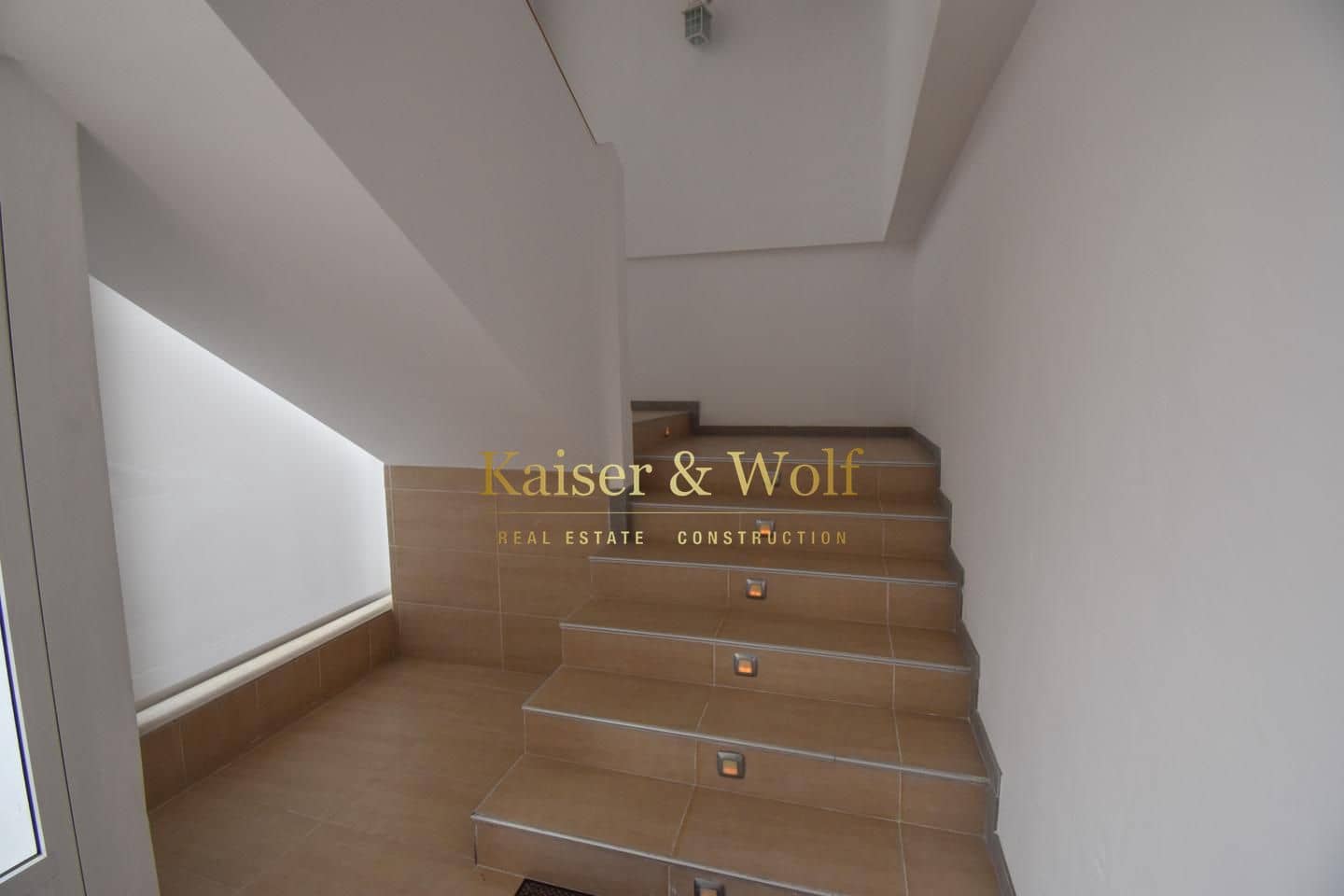 4 bedroom Business for sale in Santa Pola with garage - € 199,000 (Ref: 8678766)