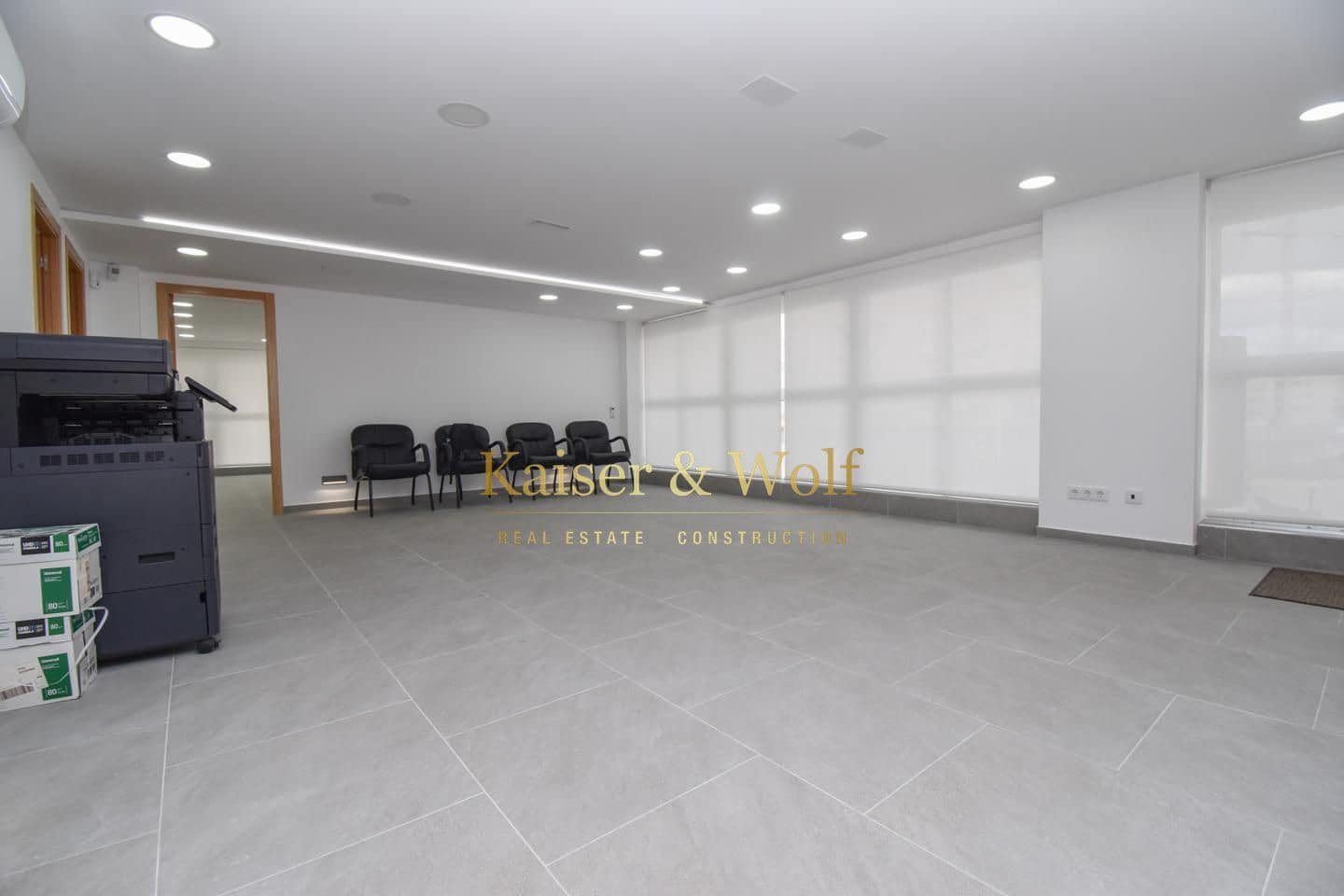 4 bedroom Business for sale in Santa Pola with garage - € 199,000 (Ref: 8678766)