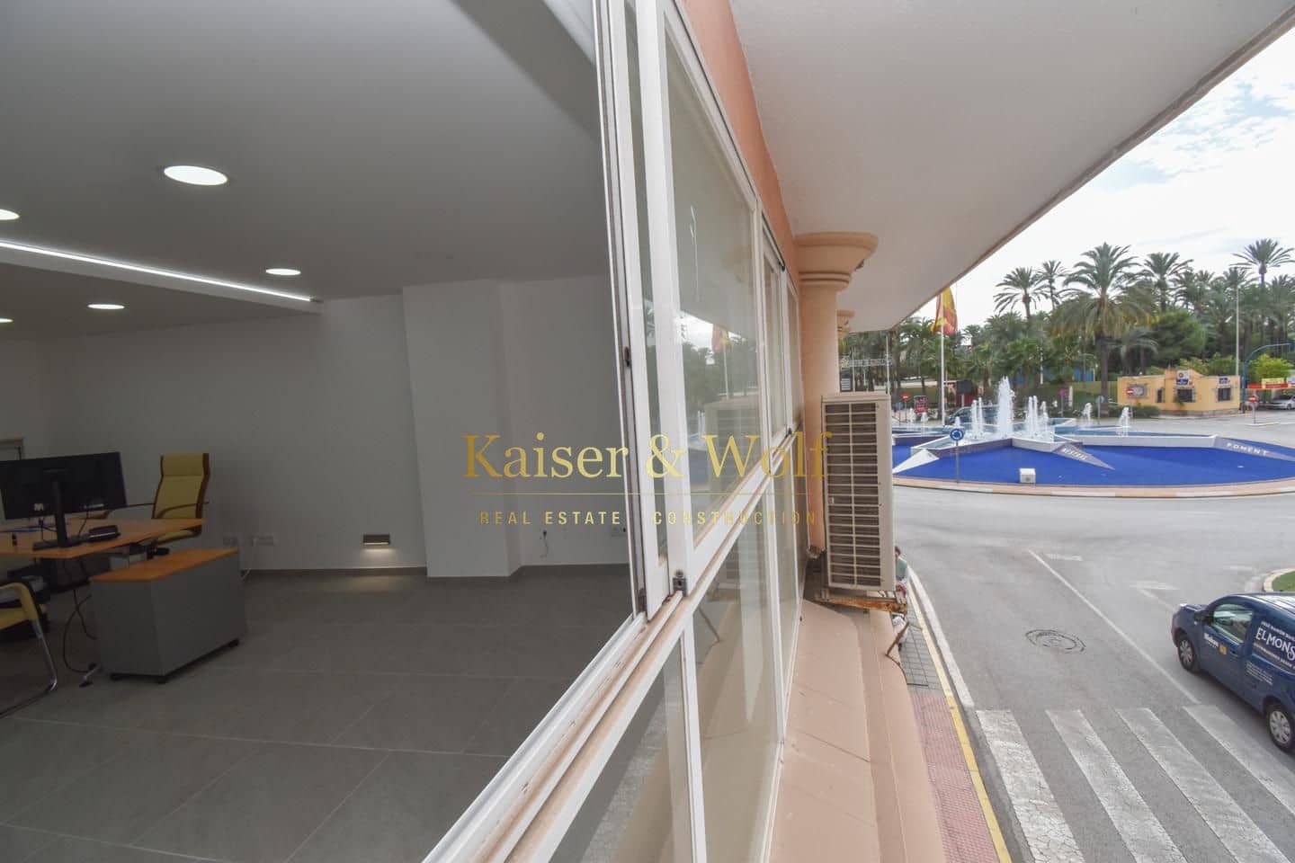 4 bedroom Business for sale in Santa Pola with garage - € 199,000 (Ref: 8678766)