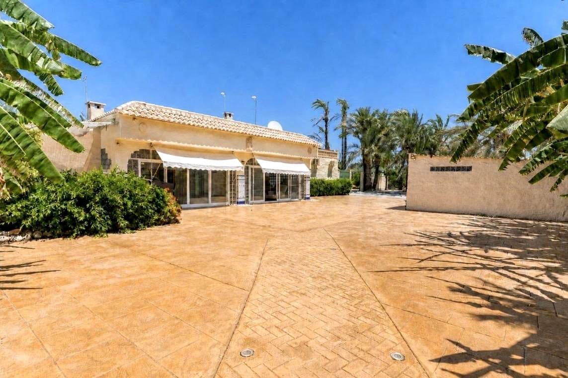 5 soveværelse Finca/Landehus til salg i La Hoya med swimmingpool garage - € 515.000 (Ref: 8695690)