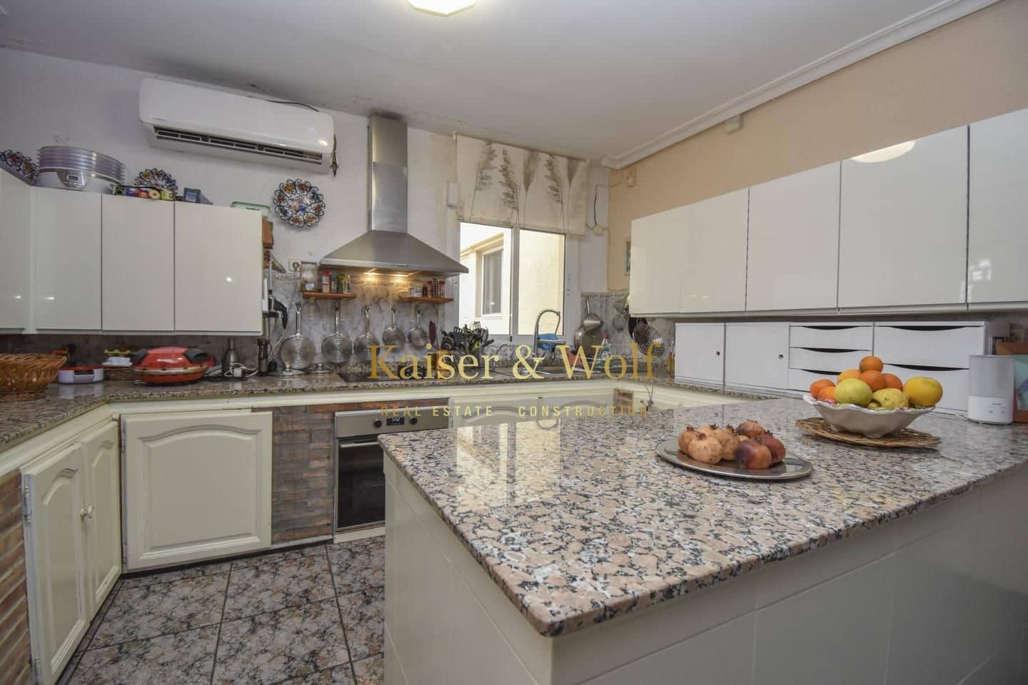 5 soveværelse Finca/Landehus til salg i La Hoya med swimmingpool garage - € 515.000 (Ref: 8695690)