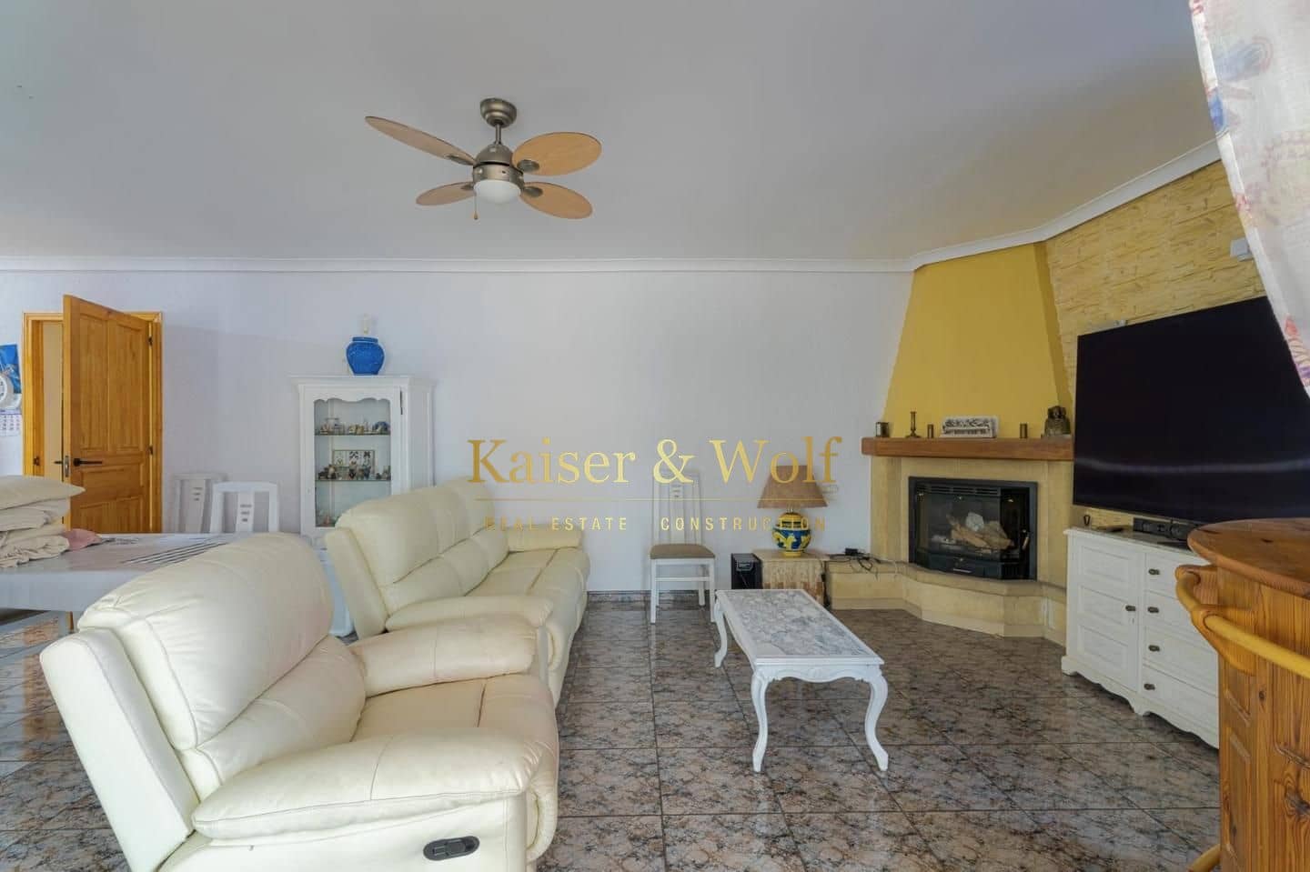 5 soveværelse Finca/Landehus til salg i La Hoya med swimmingpool garage - € 515.000 (Ref: 8695690)