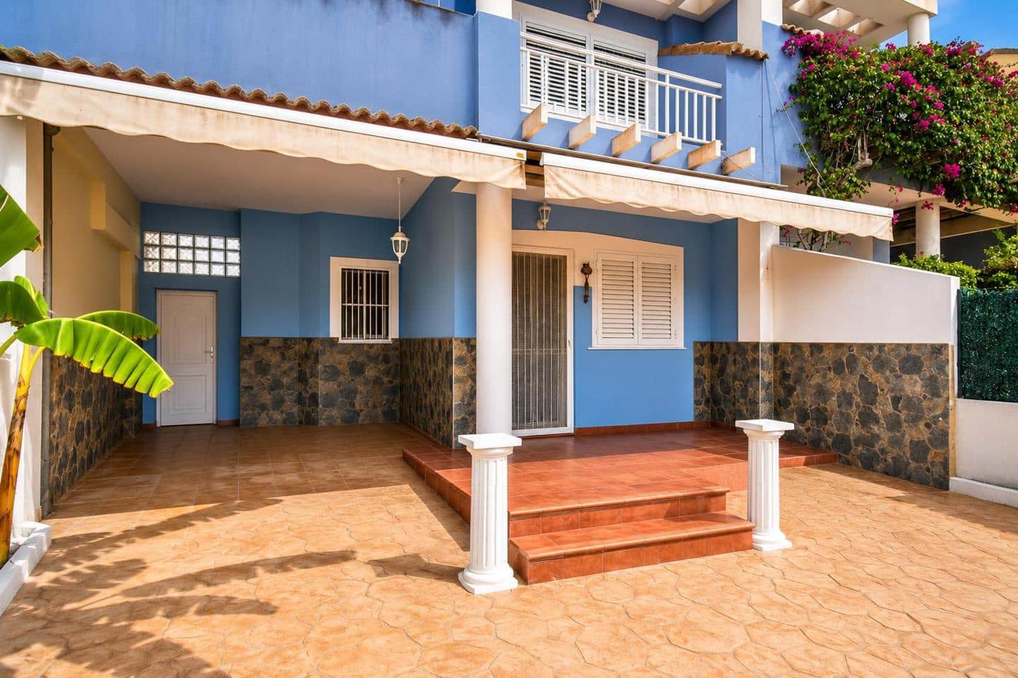 2 bedroom Villa for sale in Gran Alacant with pool - € 285,000 (Ref: 8837735)