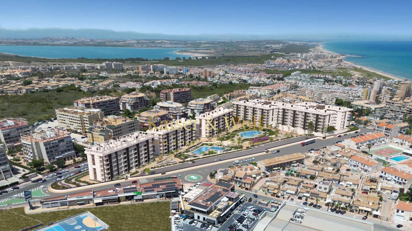 2 chambre Appartement à vendre à Torrevieja avec piscine - 285 000 € (Ref: 8867981)