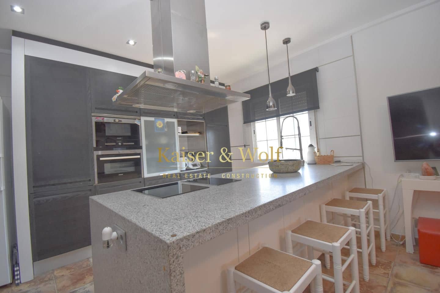 5 soveværelse Villa til salg i La Hoya med swimmingpool garage - € 520.000 (Ref: 9000760)