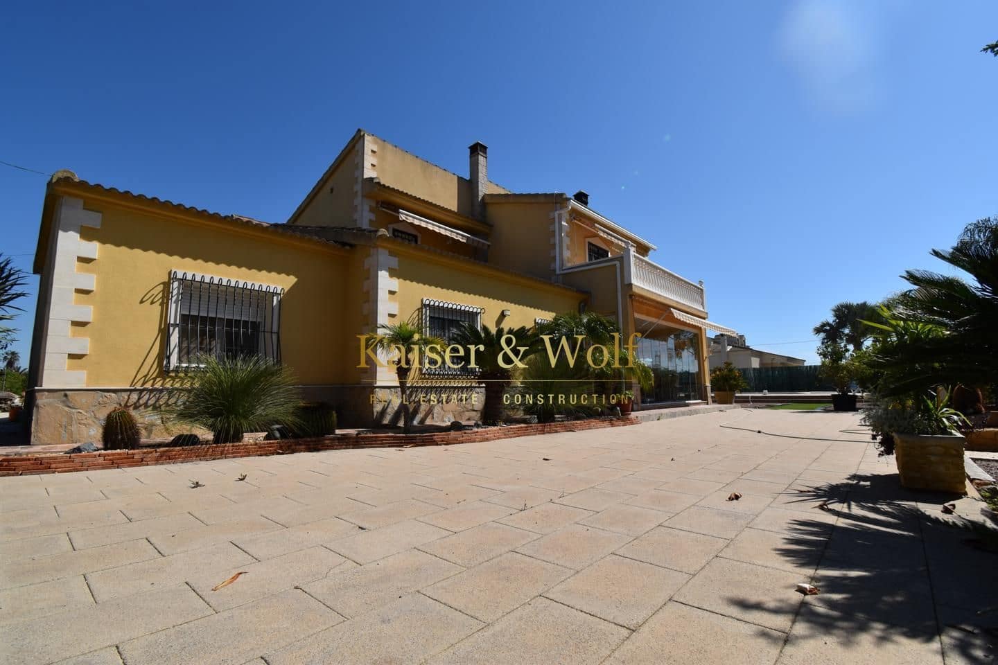 5 soveværelse Villa til salg i La Hoya med swimmingpool garage - € 520.000 (Ref: 9000760)