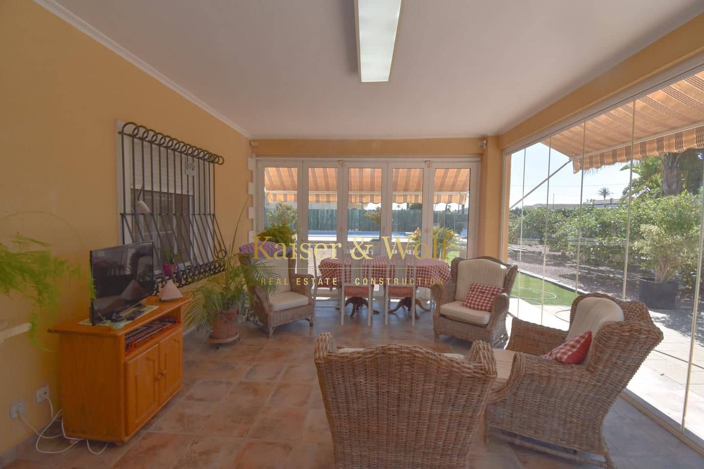 5 soveværelse Villa til salg i La Hoya med swimmingpool garage - € 520.000 (Ref: 9000760)