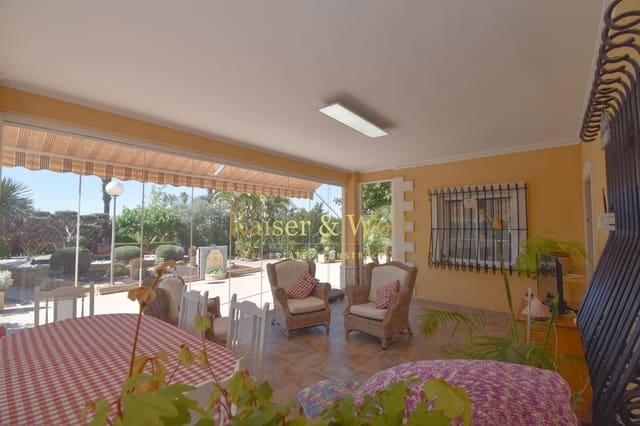 5 makuuhuone Huvila myytävänä paikassa La Hoya, Elche / Elx mukana uima-altaan 
autotalli - 520 000 € (Ref: 9000760)