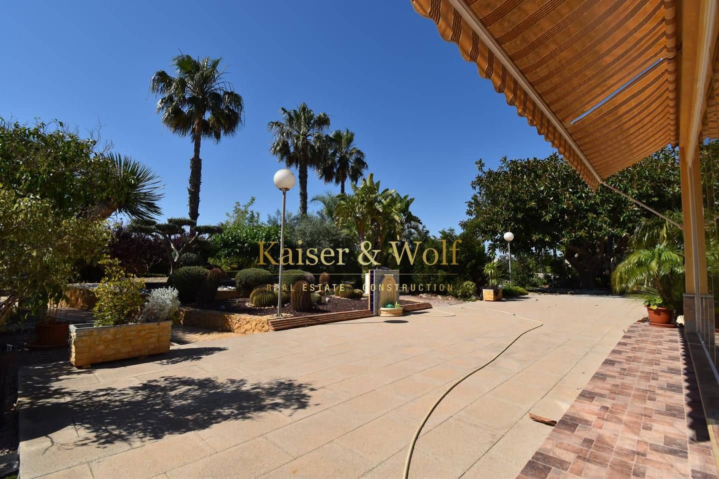 5 soveværelse Villa til salg i La Hoya med swimmingpool garage - € 520.000 (Ref: 9000760)