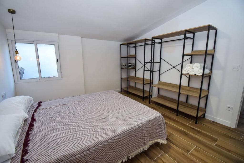 4 soveværelse Villa til leje i Elche / Elx med swimmingpool - € 2.100 (Ref: 9060066)