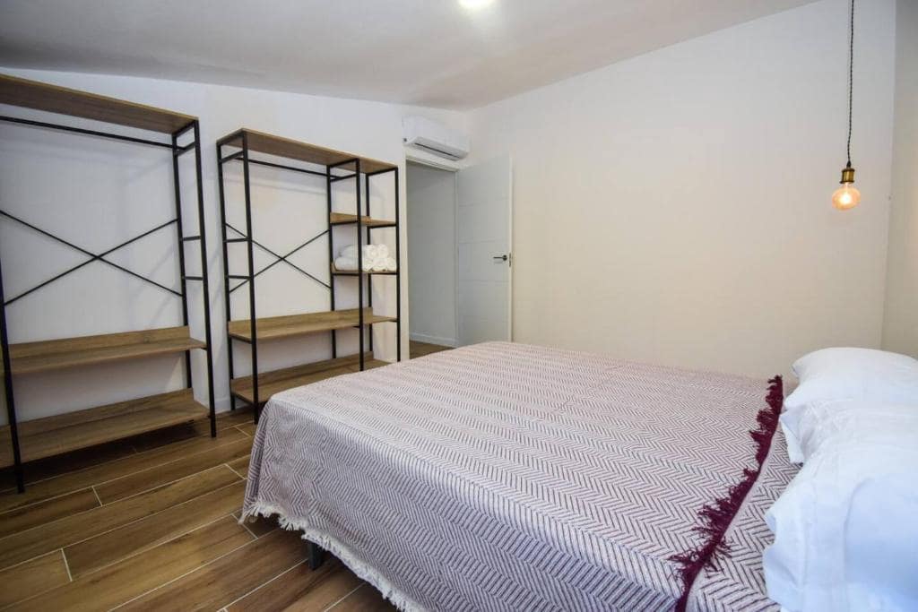 4 soveværelse Villa til leje i Elche / Elx med swimmingpool - € 2.100 (Ref: 9060066)