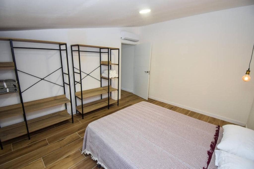 4 soveværelse Villa til leje i Elche / Elx med swimmingpool - € 2.100 (Ref: 9060066)