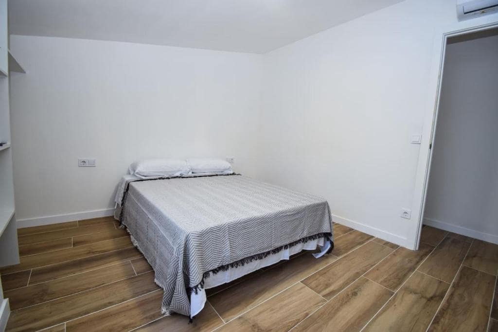 4 soveværelse Villa til leje i Elche / Elx med swimmingpool - € 2.100 (Ref: 9060066)