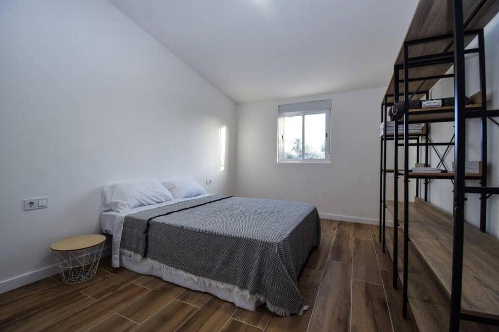 4 soveværelse Villa til leje i Elche / Elx med swimmingpool - € 2.100 (Ref: 9060066)