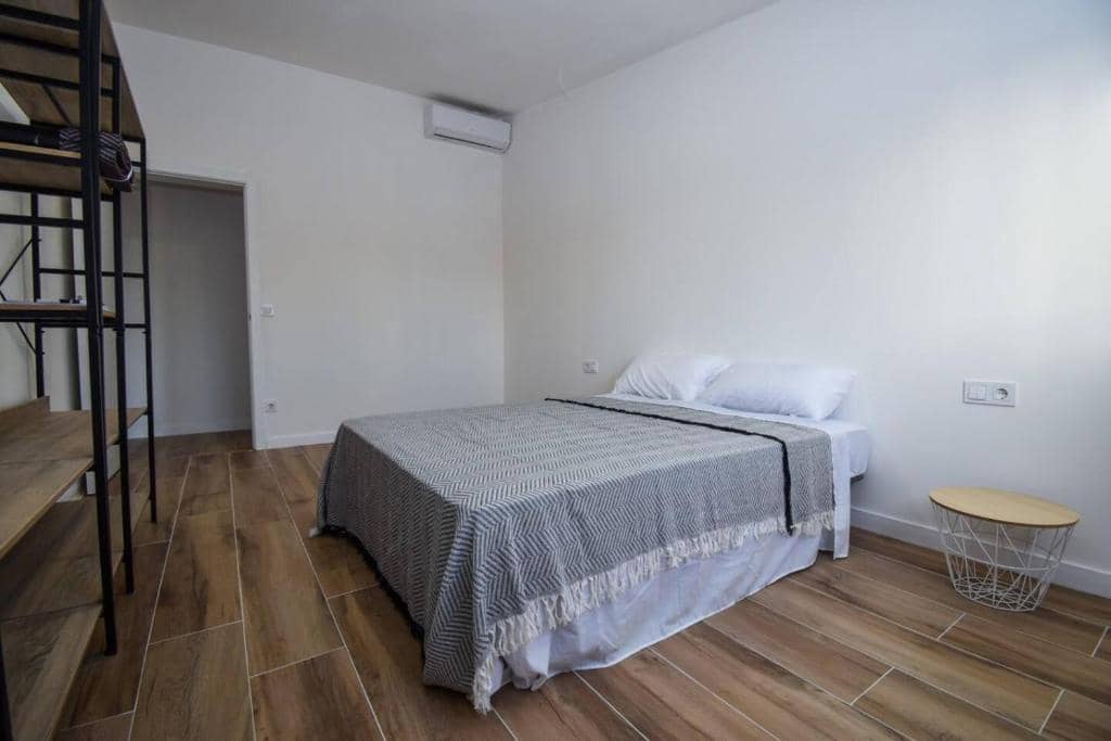 4 soveværelse Villa til leje i Elche / Elx med swimmingpool - € 2.100 (Ref: 9060066)