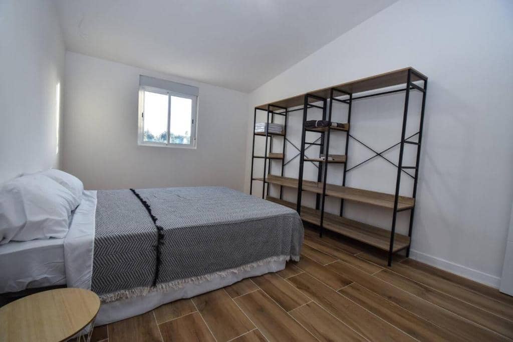 4 soveværelse Villa til leje i Elche / Elx med swimmingpool - € 2.100 (Ref: 9060066)