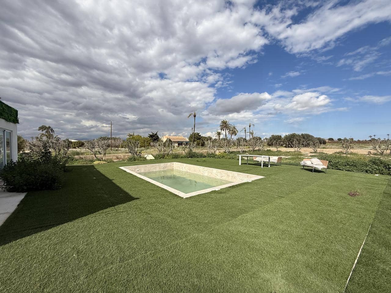 4 soveværelse Villa til leje i Elche / Elx med swimmingpool - € 2.100 (Ref: 9060066)