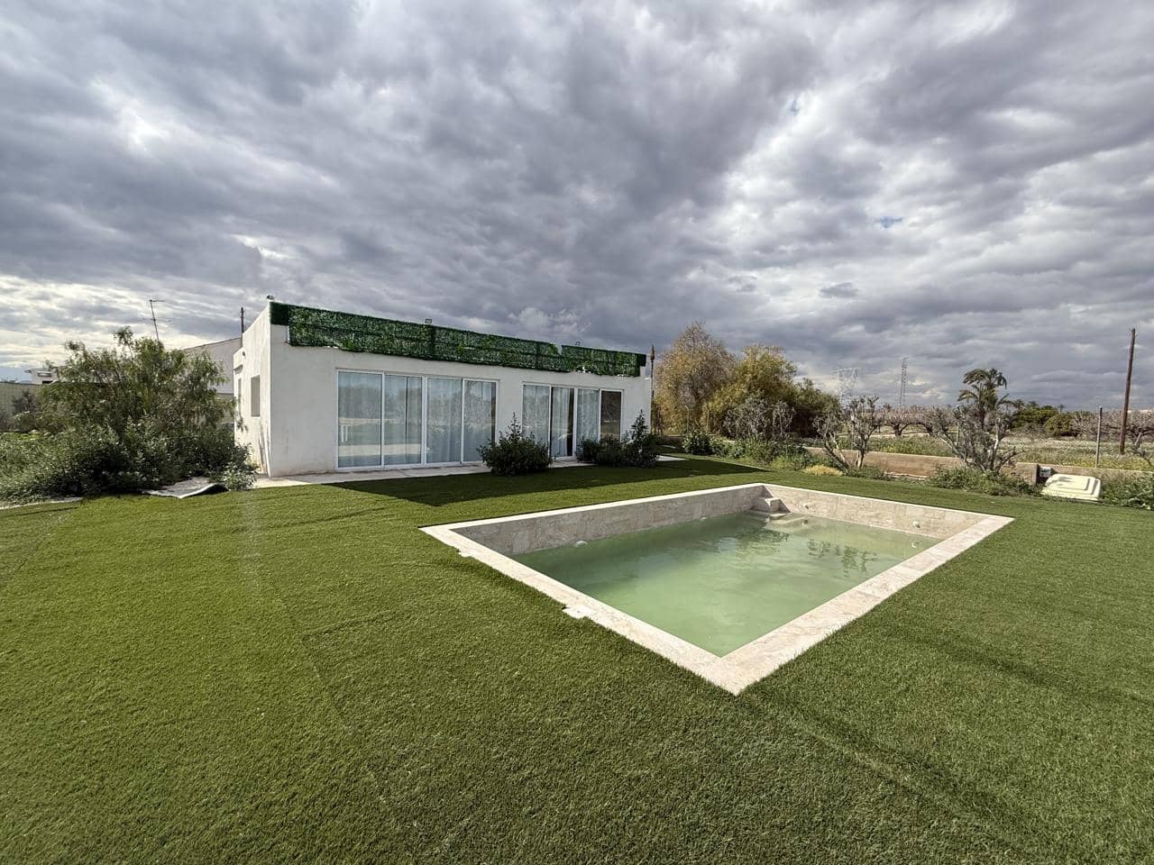 4 soveværelse Villa til leje i Elche / Elx med swimmingpool - € 2.100 (Ref: 9060066)