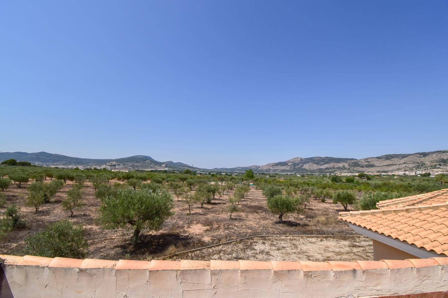 3 sypialnia Finka/Dom wiejski na sprzedaż w Onil z basenem - 478 000 € (Ref: 9161693)