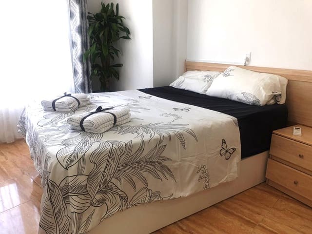 Piso de 4 habitaciones en Calas Santiago Bernabéu, Santa Pola en alquiler - 900 € (Ref: 9184538)