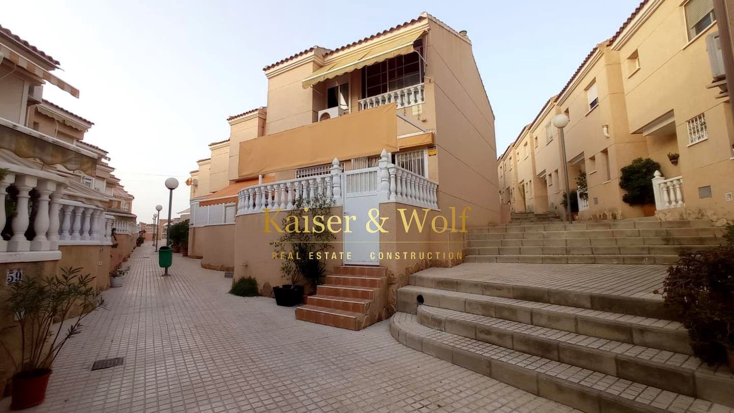 3 makuuhuone Bungalow myytävänä paikassa Santa Pola mukana uima-altaan 
autotalli - 254 000 € (Ref: 9198273)