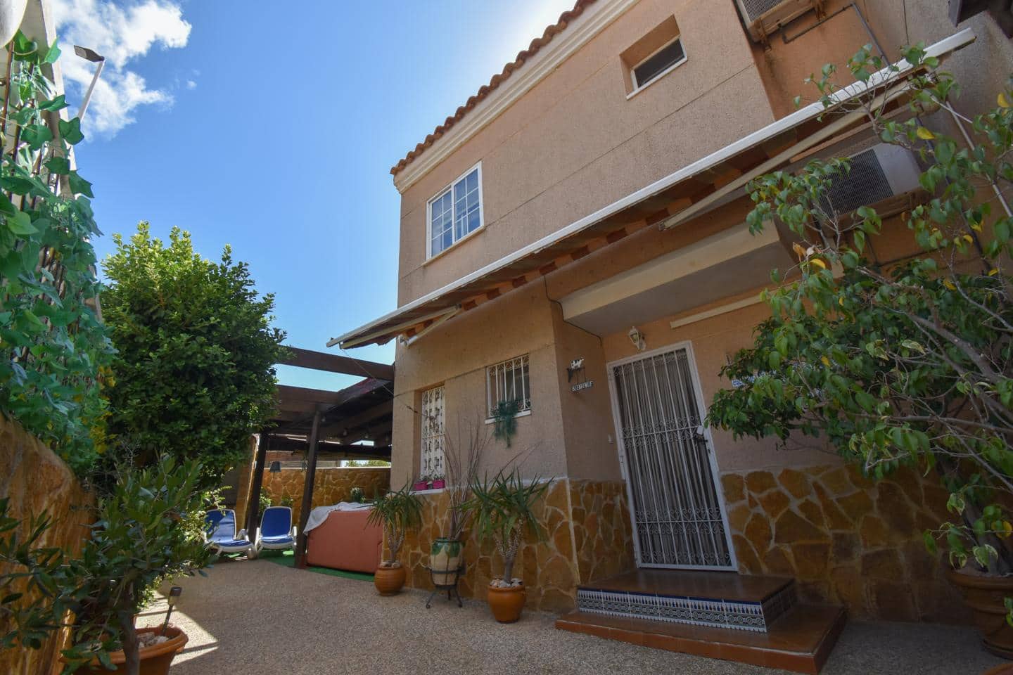3 chambre Villa/Maison à vendre à Santa Pola avec piscine garage - 295 000 € (Ref: 9237858)